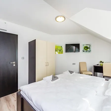 Hotel Nova Hospoda - & Restaurant Prague