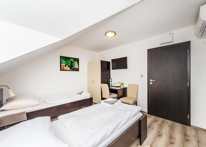 Nova Hospoda - & Restaurant Hotell