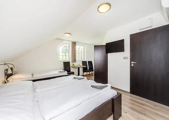 Hotell Nova Hospoda - & Restaurant Prag
