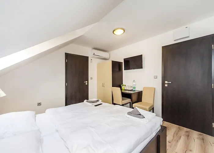 Hotell Nova Hospoda - & Restaurant Prag