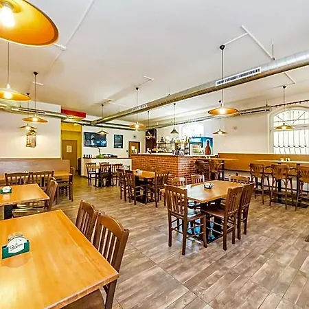 Nová Hospoda - Hotel&restaurant Hotel Praga