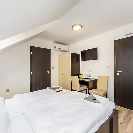 Hotel Nová Hospoda - Hotel&restaurant Praga